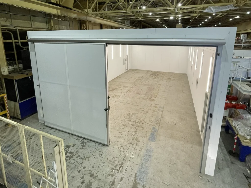 Large walk in close controlled temperature room | Technickon Ltd